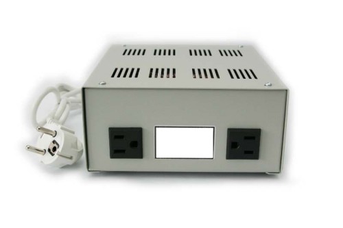 autotransformator w obudowie